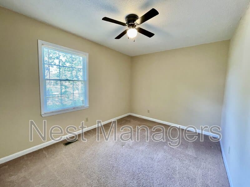 Fayetteville House: 5967 Lake Trail Dr