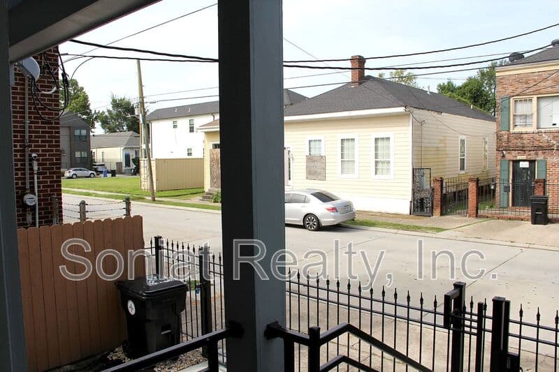 New Orleans Condo: 2023 First St.