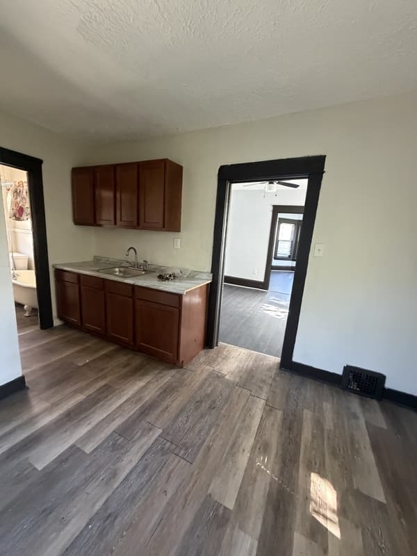 Cleveland Condo: 2912 East 102nd Street - Upstairs