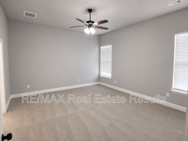 Bentonville House: 511 Melrose Pl