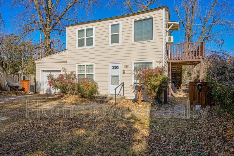 Norman House: 1127.5 W Eufaula Street