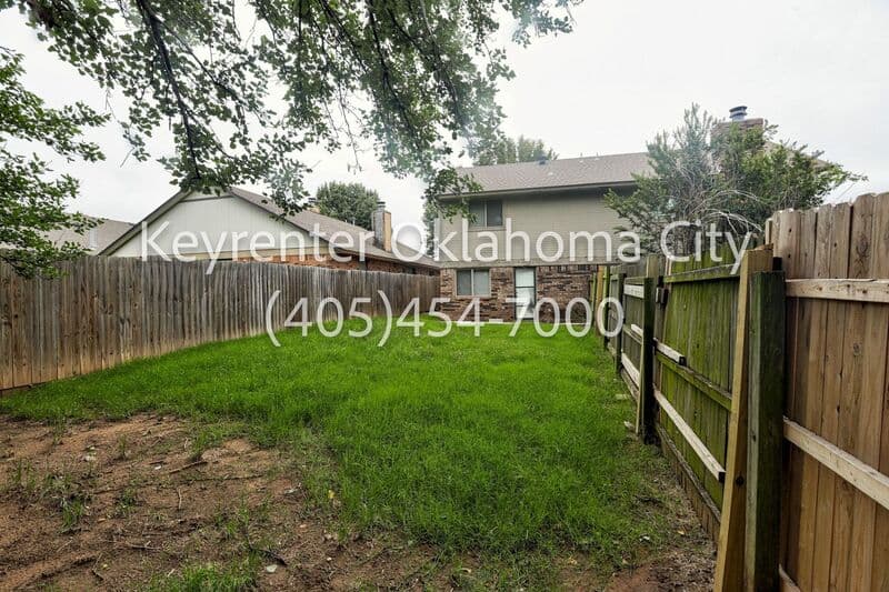 Norman Condo: 102 Harvard Rd