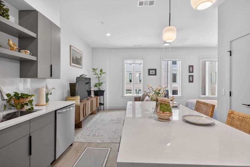 Savannah Condo: 2613 Montgomery Street