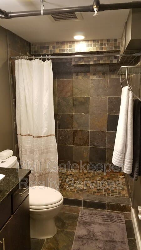 Cincinnati Condo: 1202 Main St