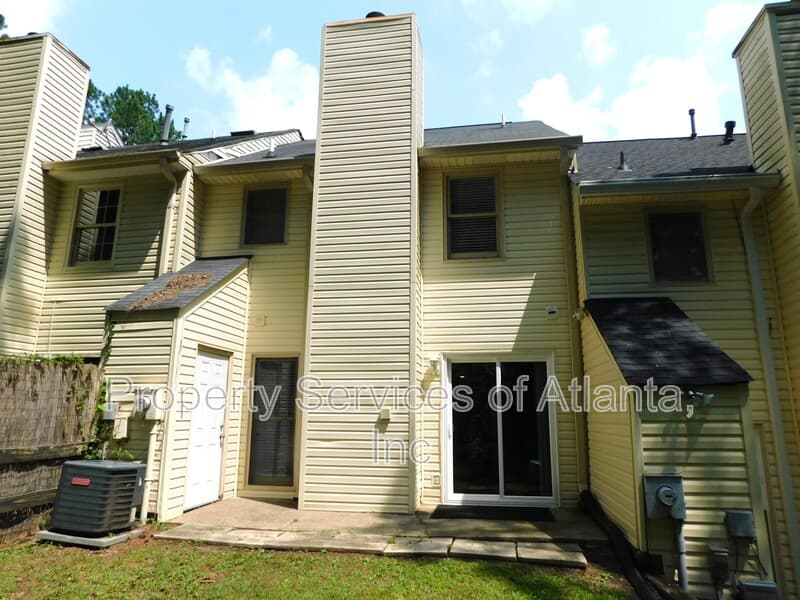Marietta House: 2775 New South Dr