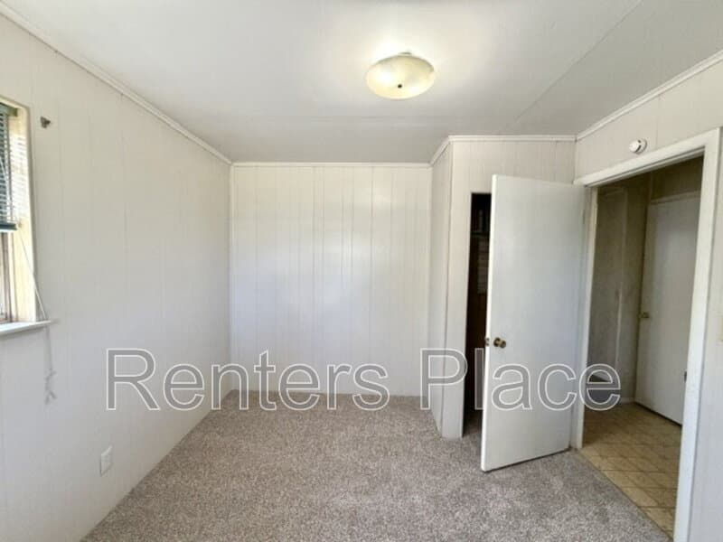 Claremore House: 428 E 4th St