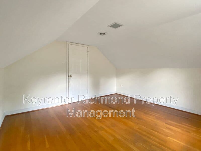 Chesterfield House: 9310 Redbridge Road