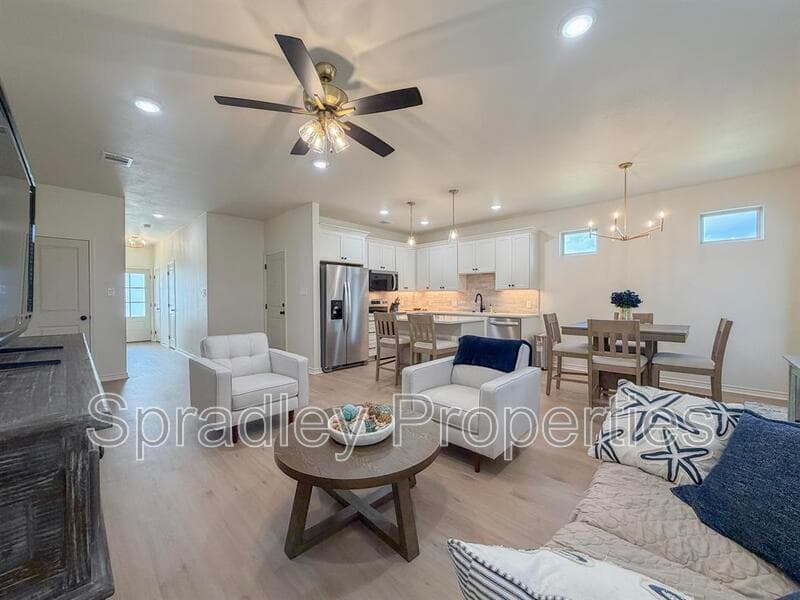 Temple Townhome: 1404 Rita Blanca Ct.