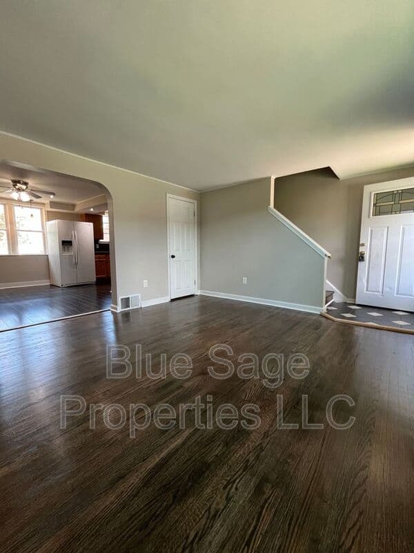 Crum Lynne Townhome: 1220 Lawrence Ave