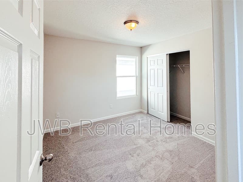 Jacksonville House: 8604 Dandy Ave