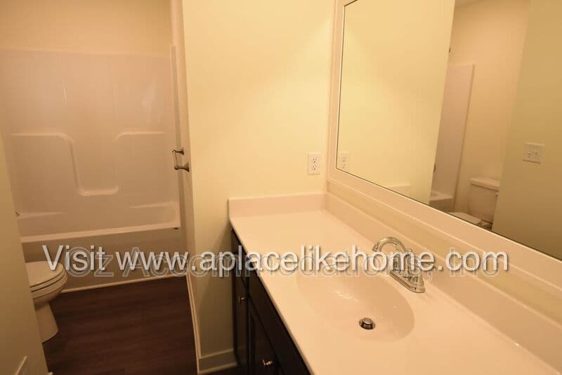 Kansas City House: 4008 NW 95th Ter
