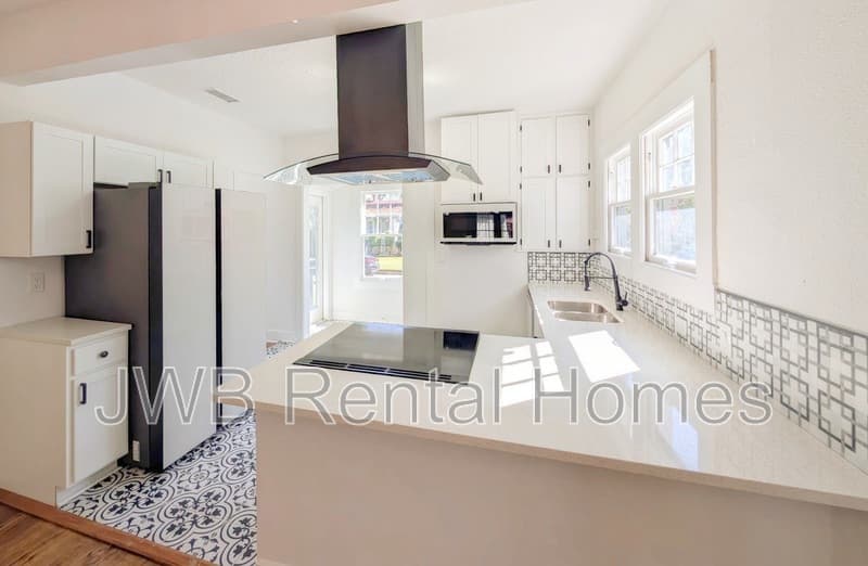 Jacksonville House: 2963 Remington St