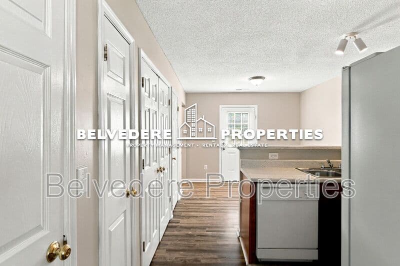 Burlington House: 1116 Spence Ct