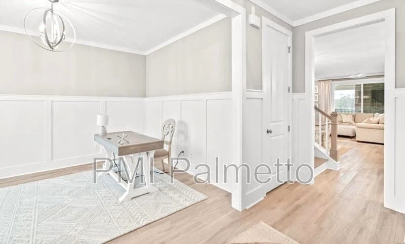 Lexington House: 2322 High Bluff Loop