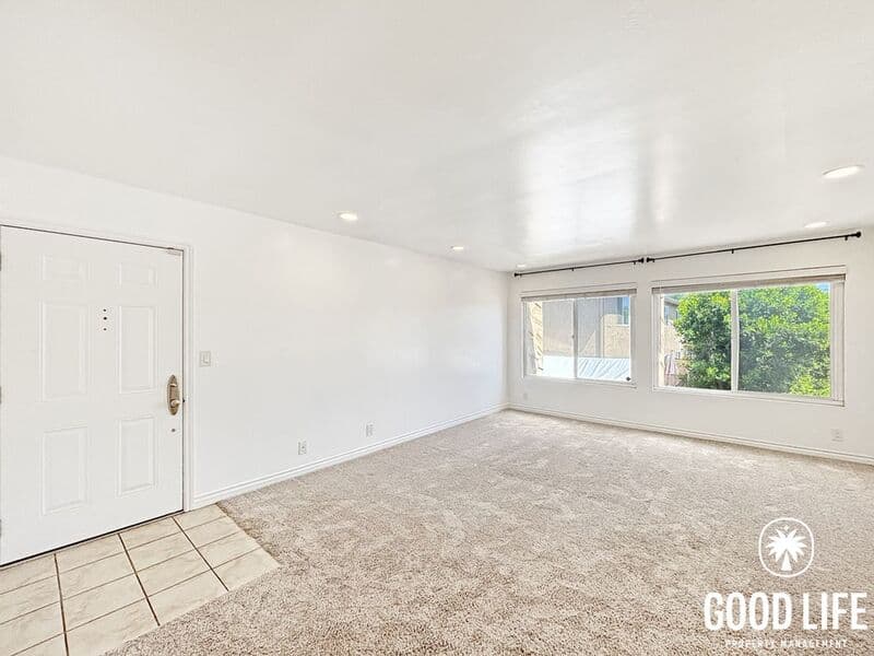 El Cajon Condo: 1386 E Madison Ave
