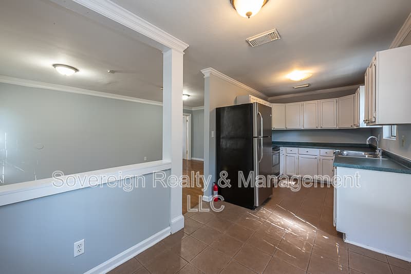 Atlanta House: 568 Stokeswood Ave SE