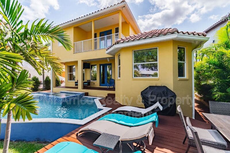Apollo Beach House: 539 Treviso Dr
