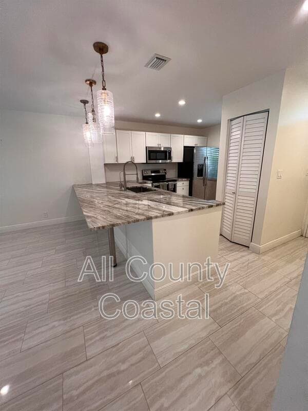 West Palm Beach Condo: 2500 Presidential Way Apt 103,
