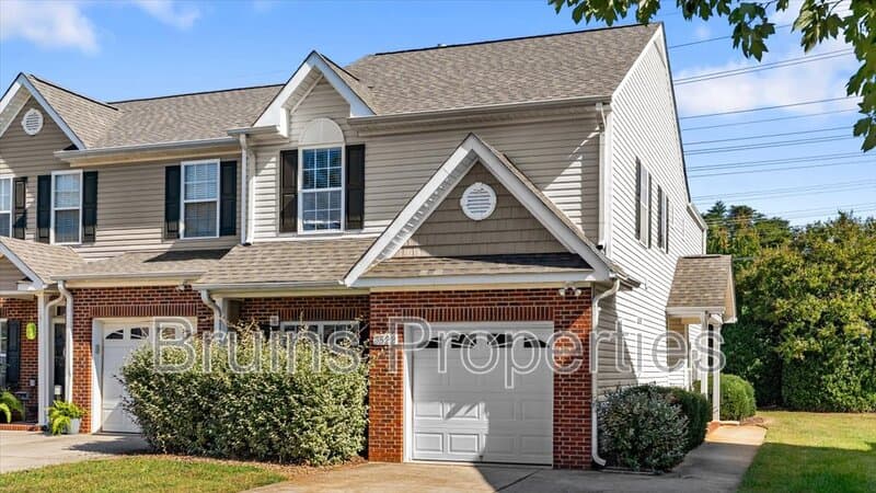 High Point House: 3522 Park Hill Crossing Drive