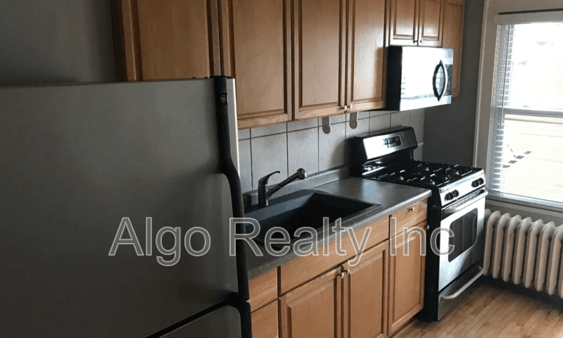 Minneapolis Condo: 3129 Grand Ave S - 1