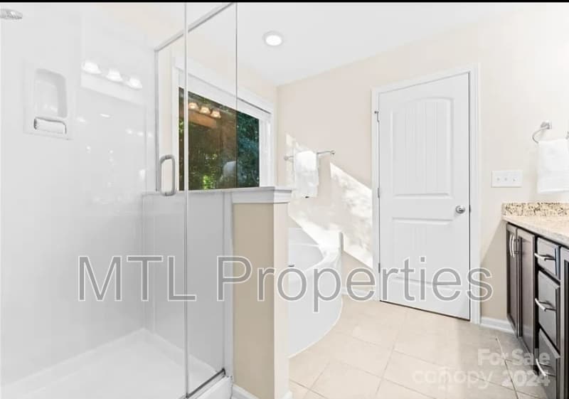 Fort Mill House: 3042 Collin House Drive