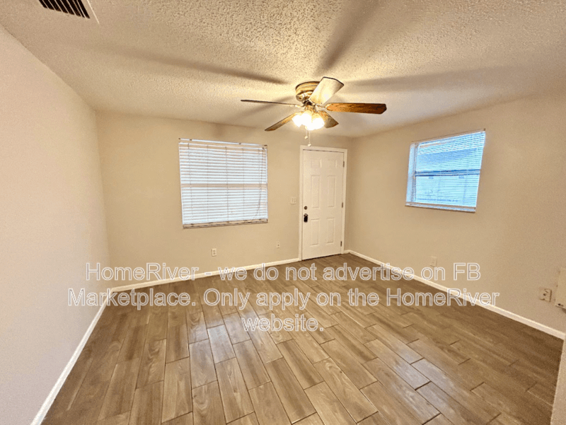 Tampa Condo: 1207 E 108th Ave