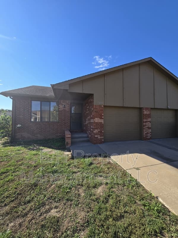 Wichita Condo: 7003 West O'Neil Street