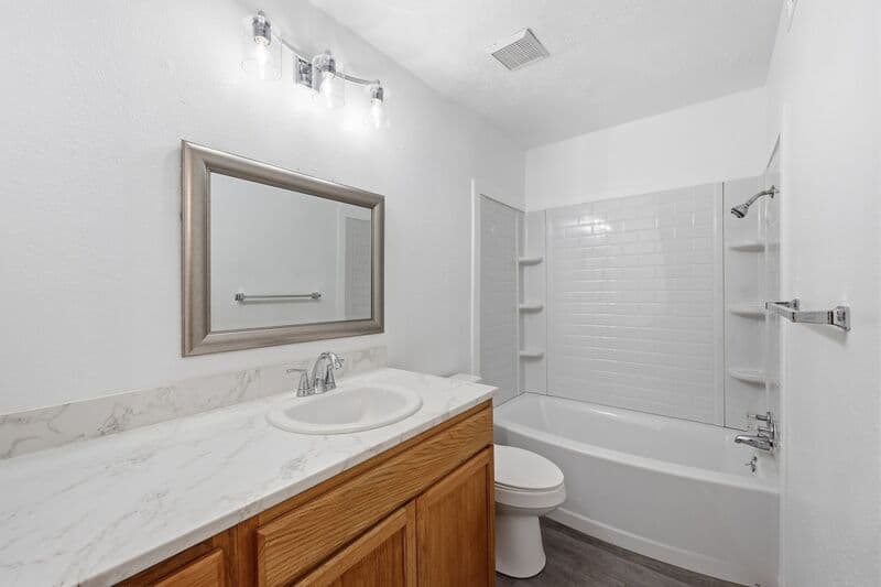 Kirbyville House: 1410 South Elizabeth Avenue