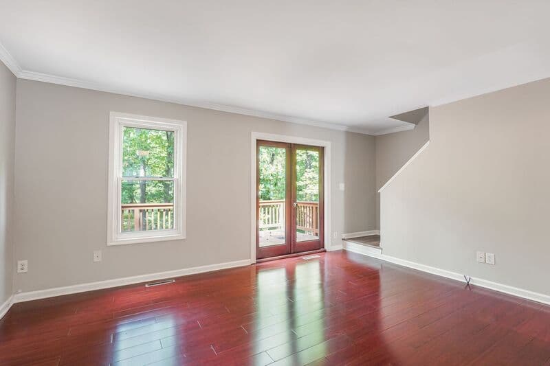 Fredericksburg House: 128 kings Mill Drive