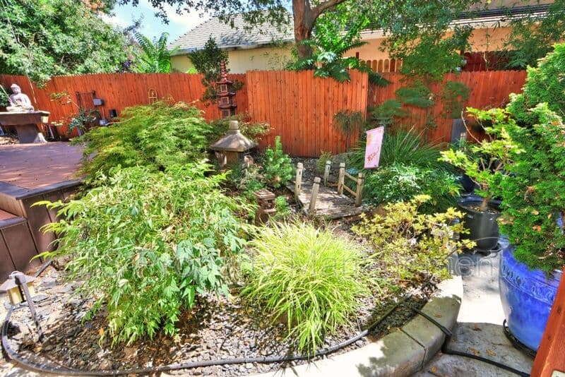 Fair Oaks House: 4988 Amina Fair Way