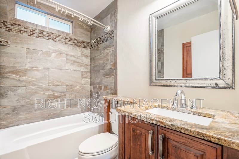 Boise House: 2903 West Madison Avenue