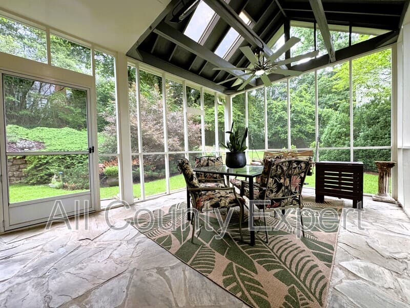 Atlanta House: 2046 Beaumont Ln