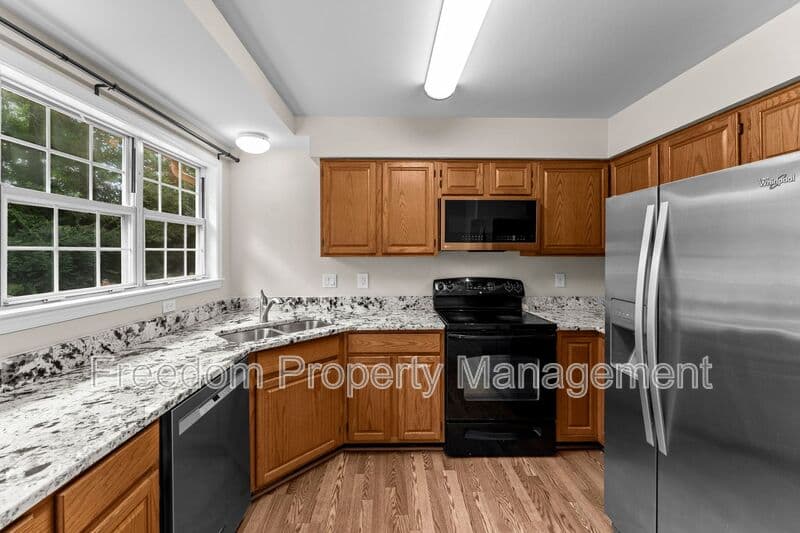 Manassas Townhome: 8644 Sanderling Dr