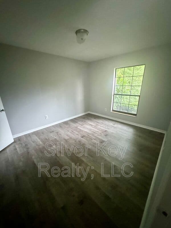 Athens House: 311 Sunset Drive