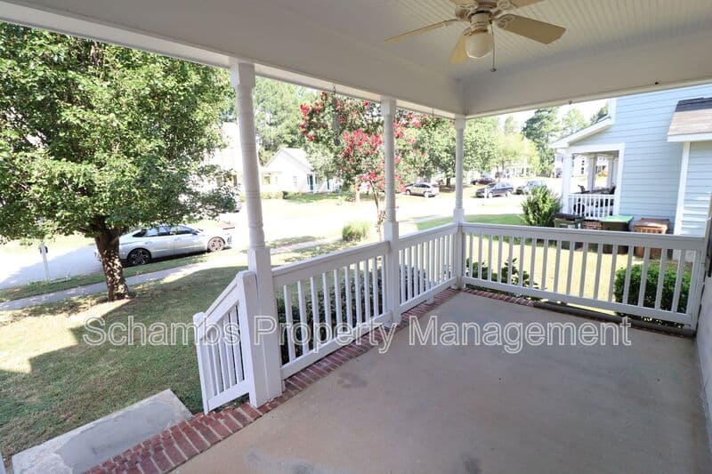 Holly Springs House: 125 Gremar Dr