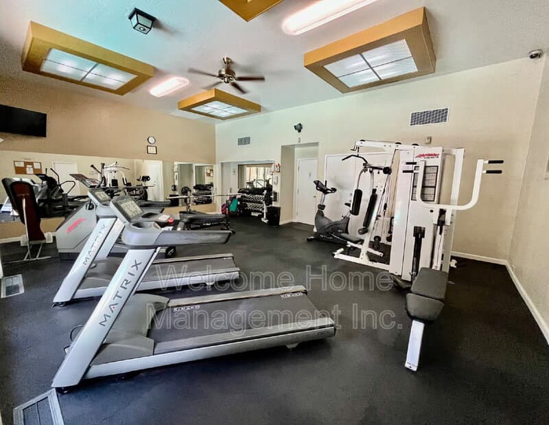Walnut Creek House: 1240 Walker Ave