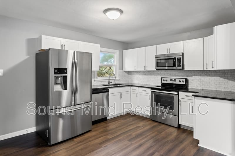 Raleigh House: 1232 Beverly Dr
