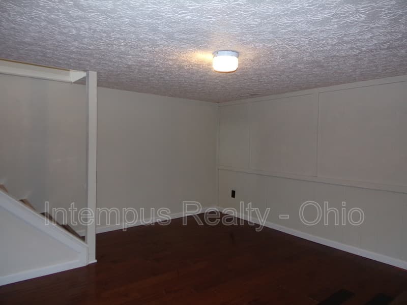 Columbus House: 7839 Meadowhaven Blvd