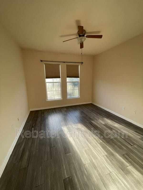 Jacksonville Condo: 8290 Gate Parkway W