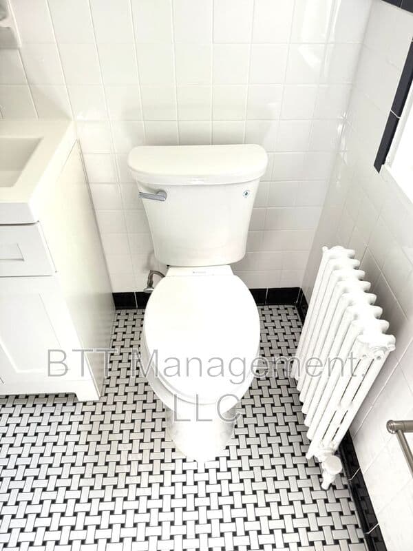 Brentwood Condo: 4013 38th St