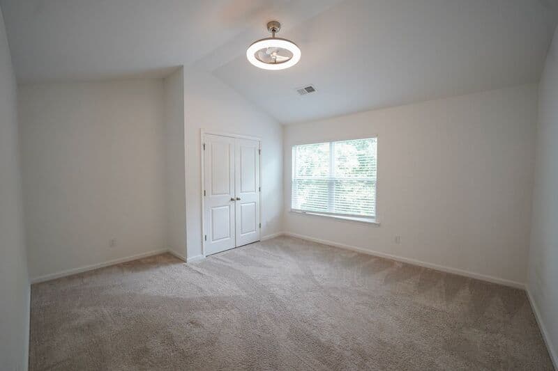 Richmond Hill House: 24 Crown Ct