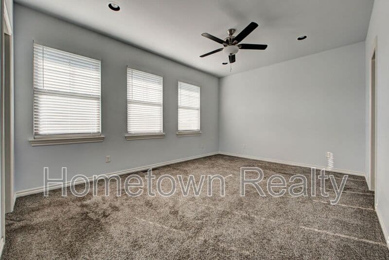 Edmond Townhome: 459 S Fretz Avenue