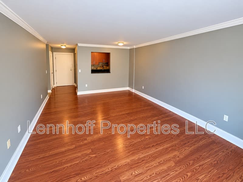 Salem Condo: 289 Essex Street - 305