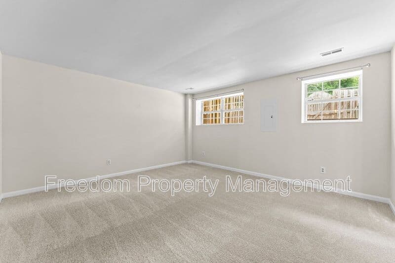 Manassas Townhome: 8644 Sanderling Dr
