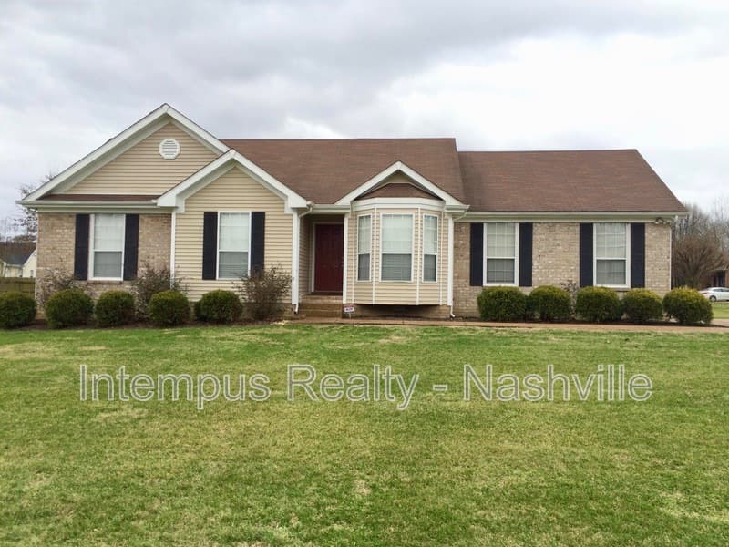 Spring Hill House: 1761 Witt Way Dr