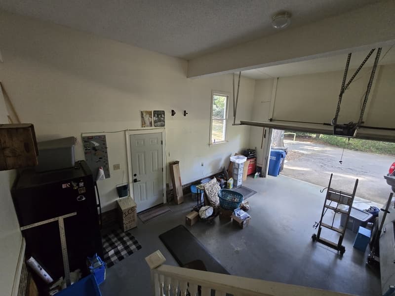 Raleigh House: 5516 Den Heider Way