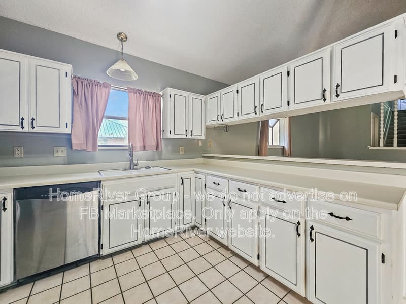 San Antonio House: 8823 Wellesley Manor Dr