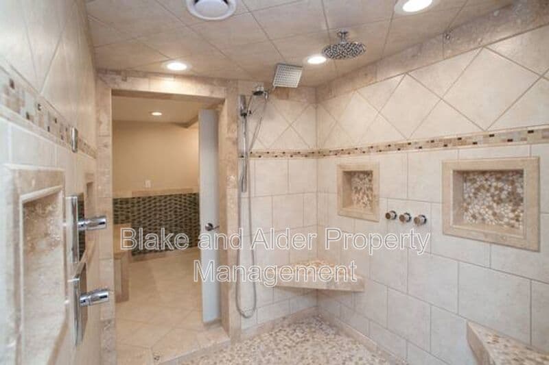 Portland House: 4330 SW Council Crest Dr