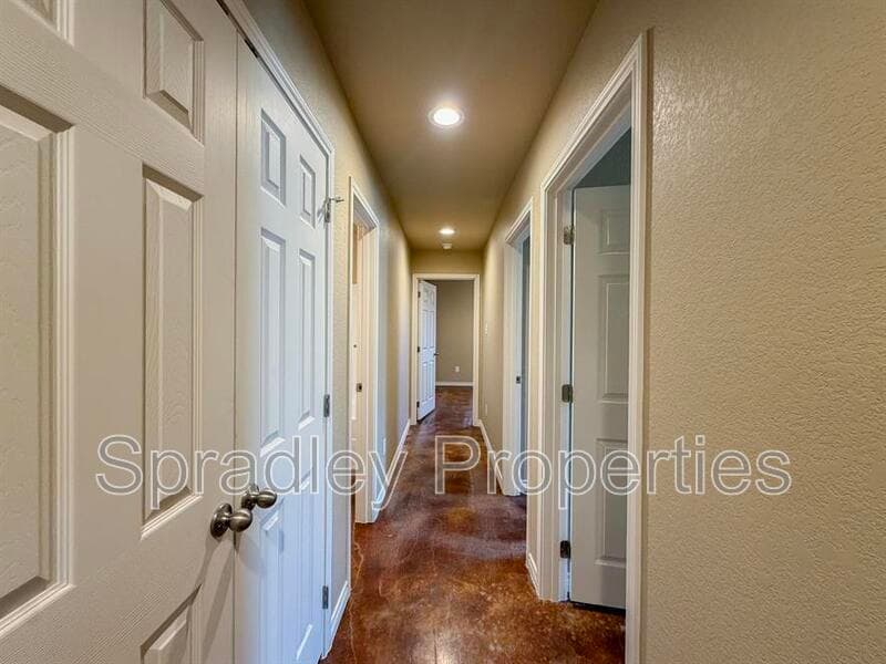 Belton Townhome: 1044B Edwards Dr