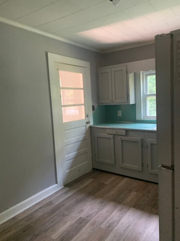 Gastonia House: 2104 W 6th Ave
